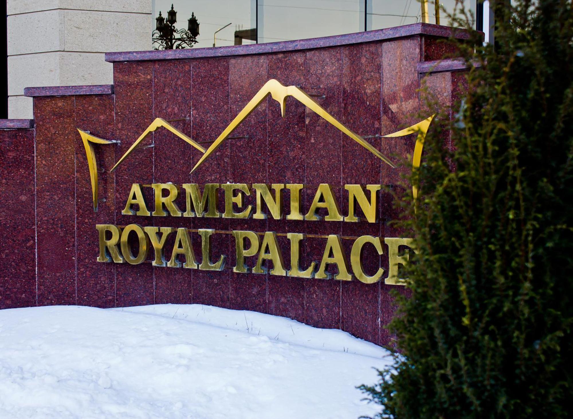 Armenian Royal Palace Yerevan Exterior photo